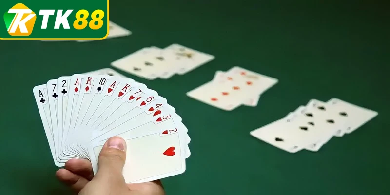 Ghi nhớ bài chính là "vũ khí tối thượng" trong cách đánh bài tiến lên